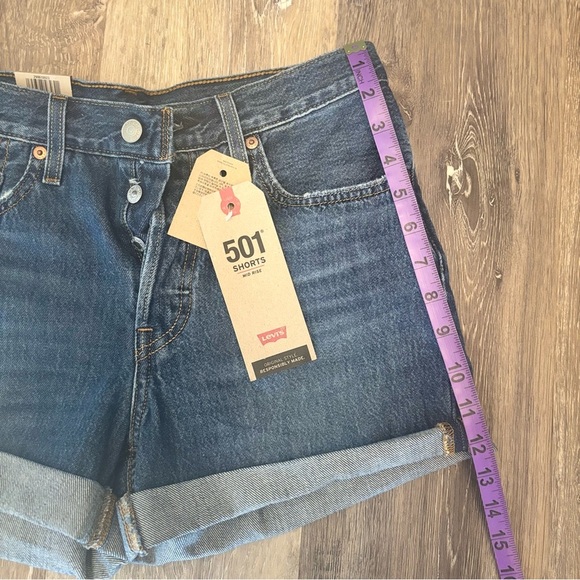 Levi's Women's 501 Button Fly Shorts - Picture 5 of 5